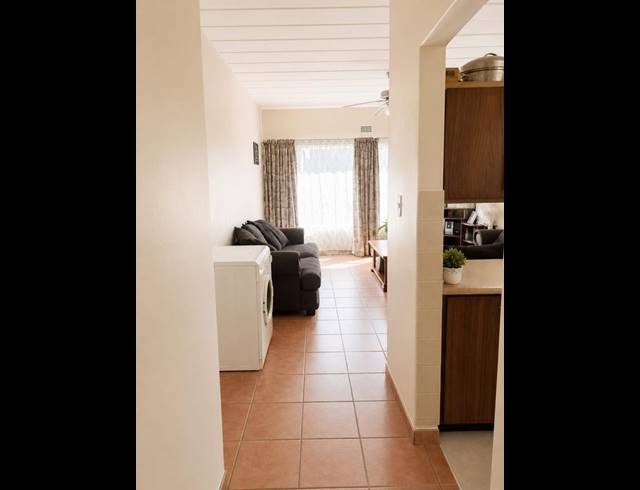 2 BEDROOM APARTMENT FOR SALE IN CROYDON